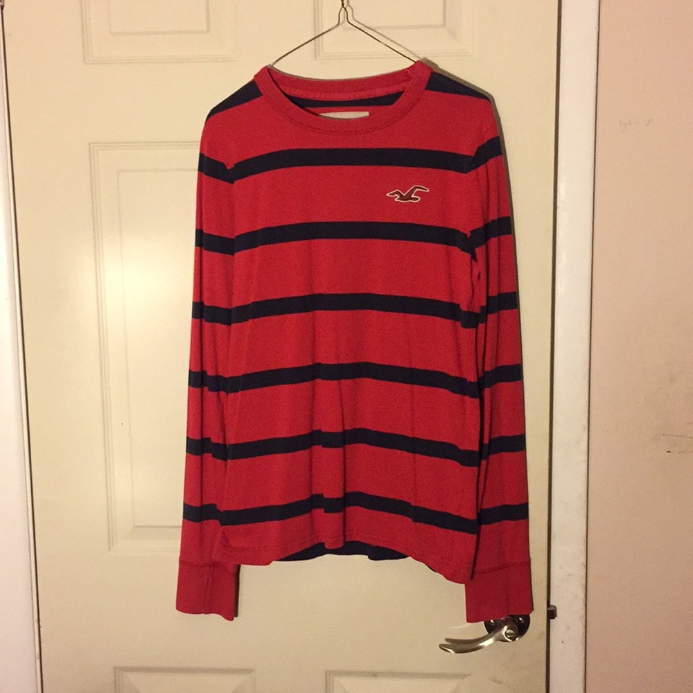 RED AND BLACK HOLLISTER LONG SLEEVE